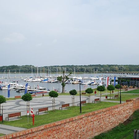 Mieszko II Hotel คาเมียน โปมอร์สกี ภายนอก รูปภาพ